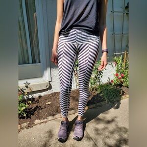 Teeki recycled water bottle leggings in size S
